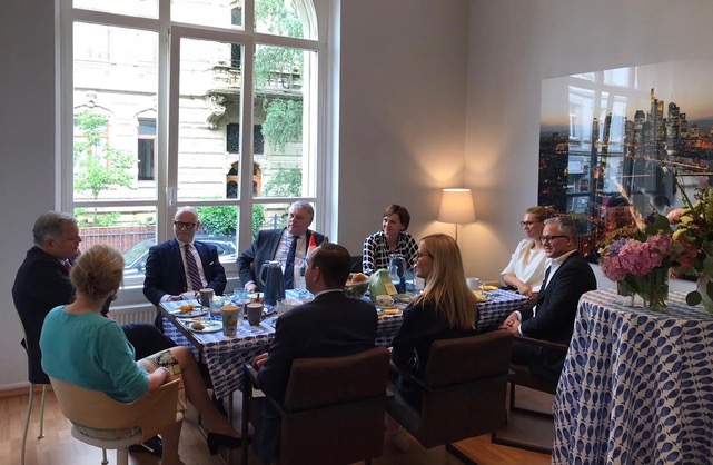 Frühstück mit dem Botschafter der Republik Estland, Alar Streimann, sowie geladenen Gästen im Honorarkonsulat Frankfurt, am 06.07.2021.